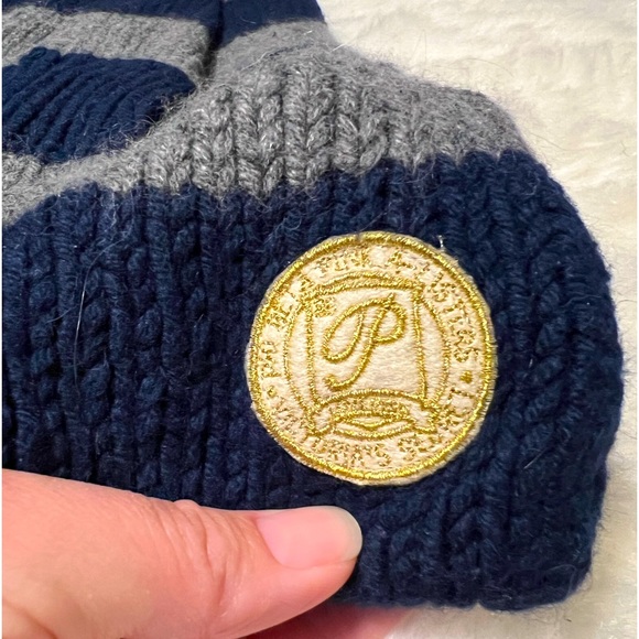 Victoria’s Secret PINK Extra Long Red and Grey scarf with pockets at both ends - Picture 4 of 4